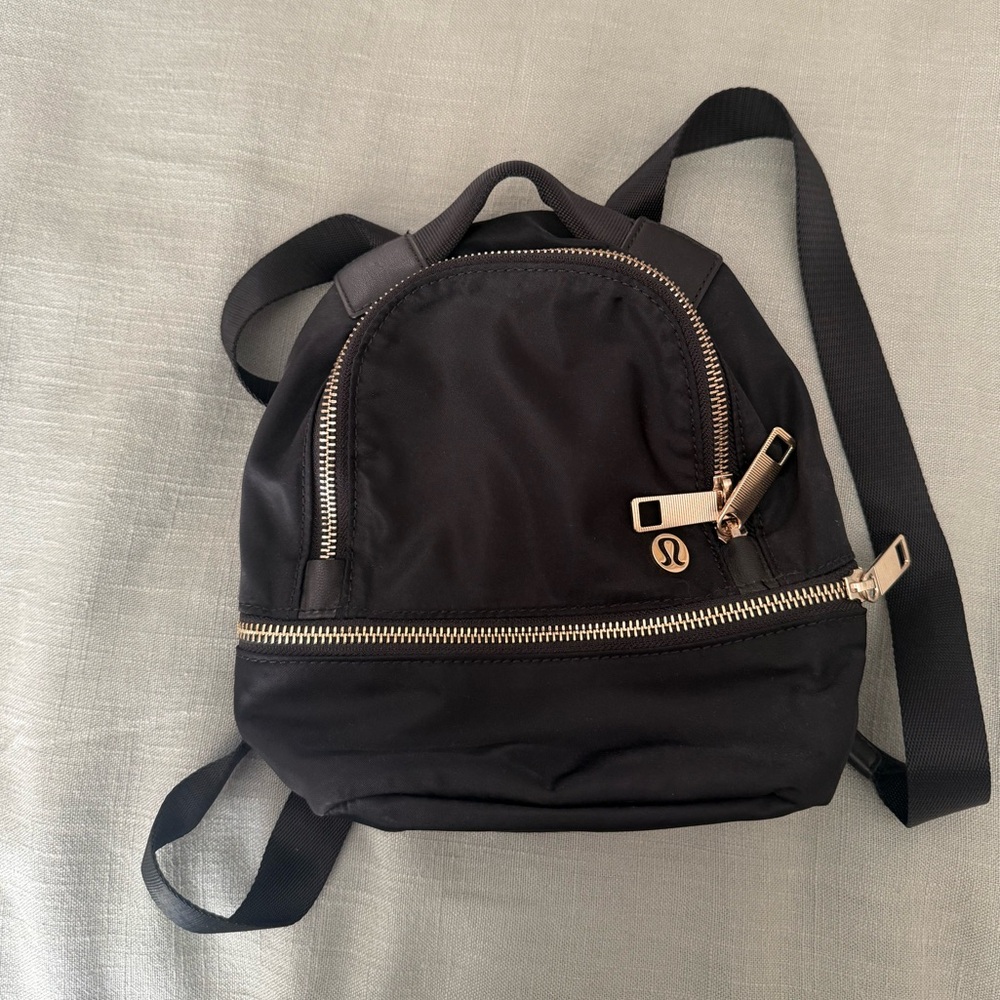 black mini lululemon city adventurer backpack